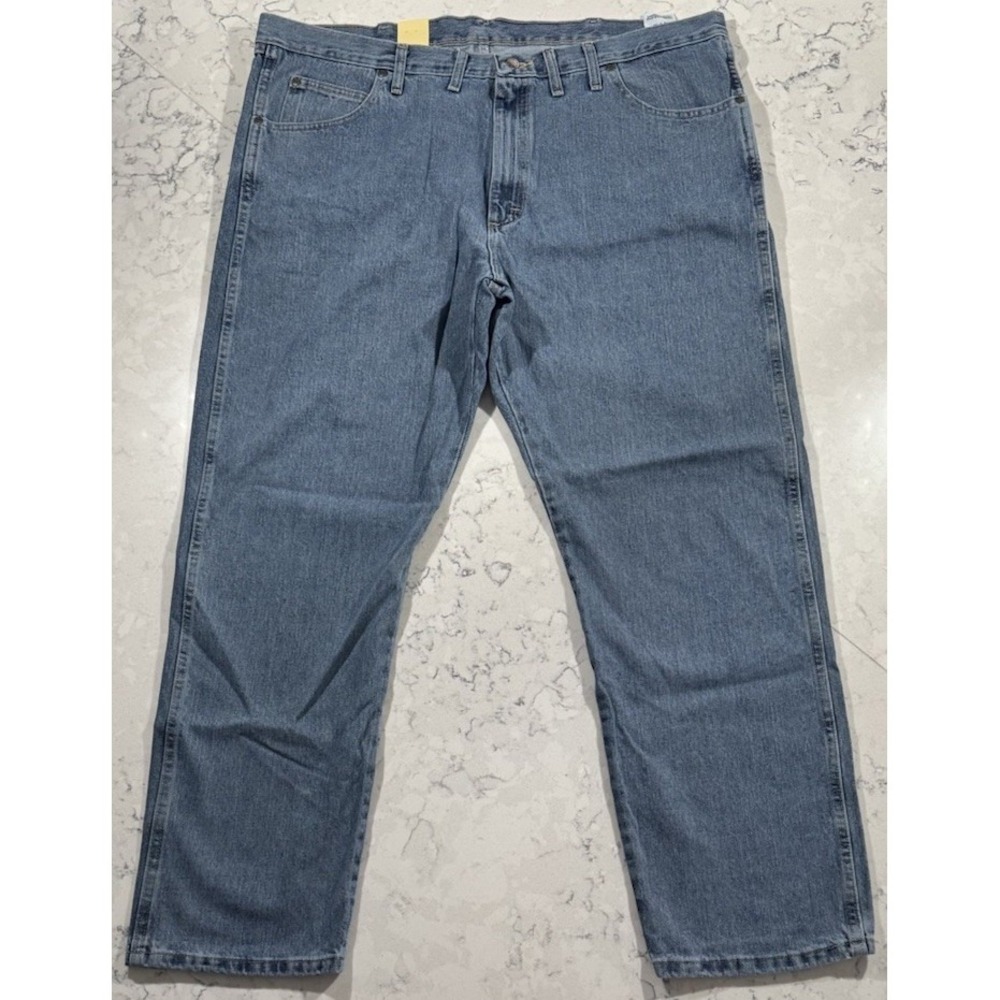 NWT Wrangler Rugged Wear Relaxed‎ Fit Jeans Mens 44x32 Blue Medium Wash